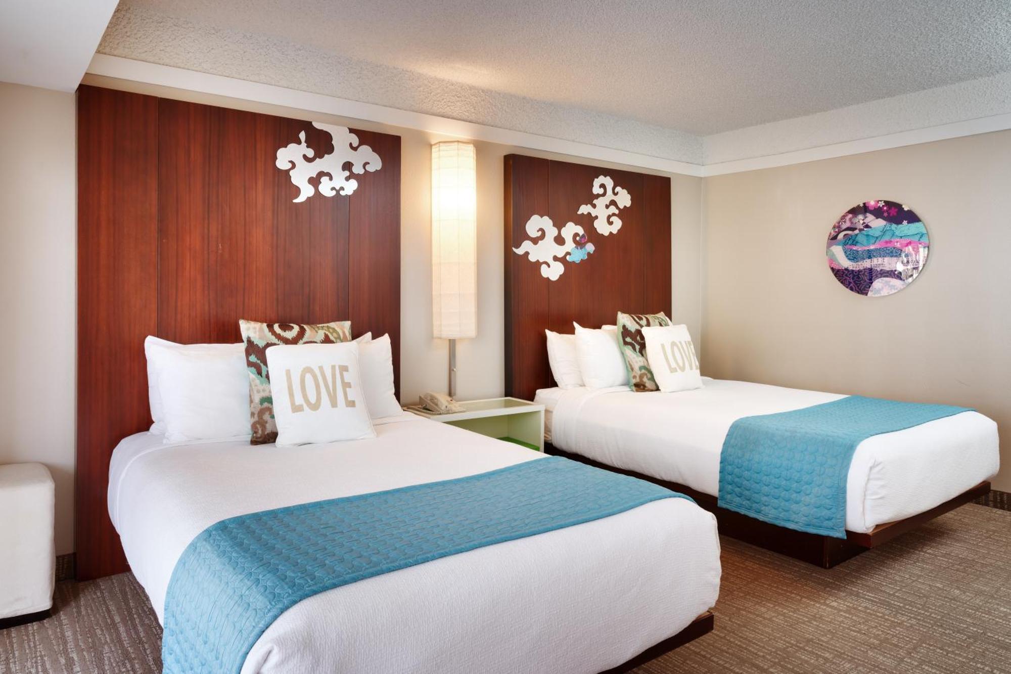 Hotel Atrium Orange County 3*